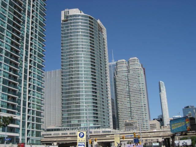 1604 - 18 Yonge Street