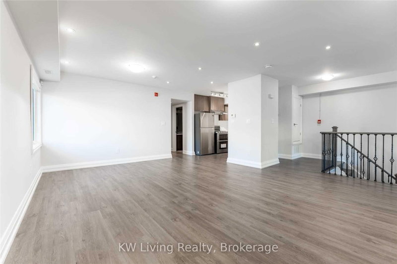 4 - 64 Overton Crescent