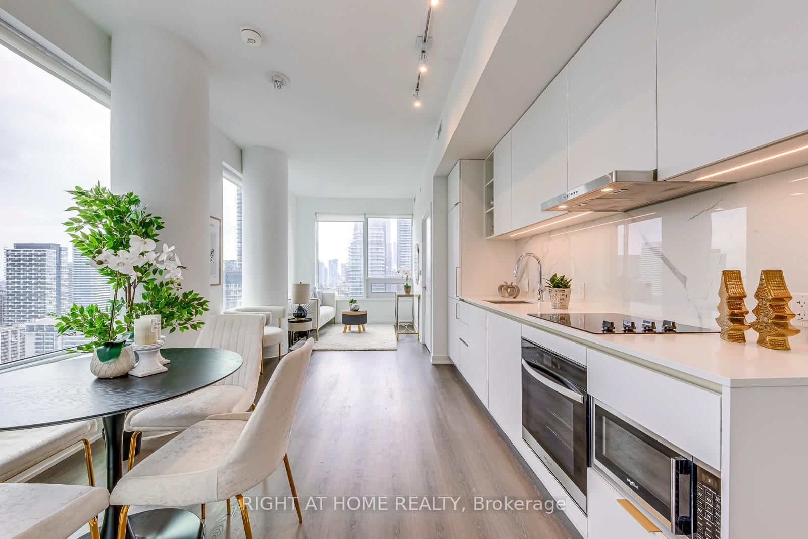8 Wellesley Street W • #3112 • Toronto, ON photo 10