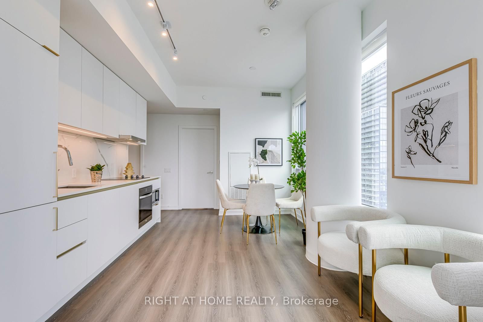8 Wellesley Street W • #3112 • Toronto, ON photo 12