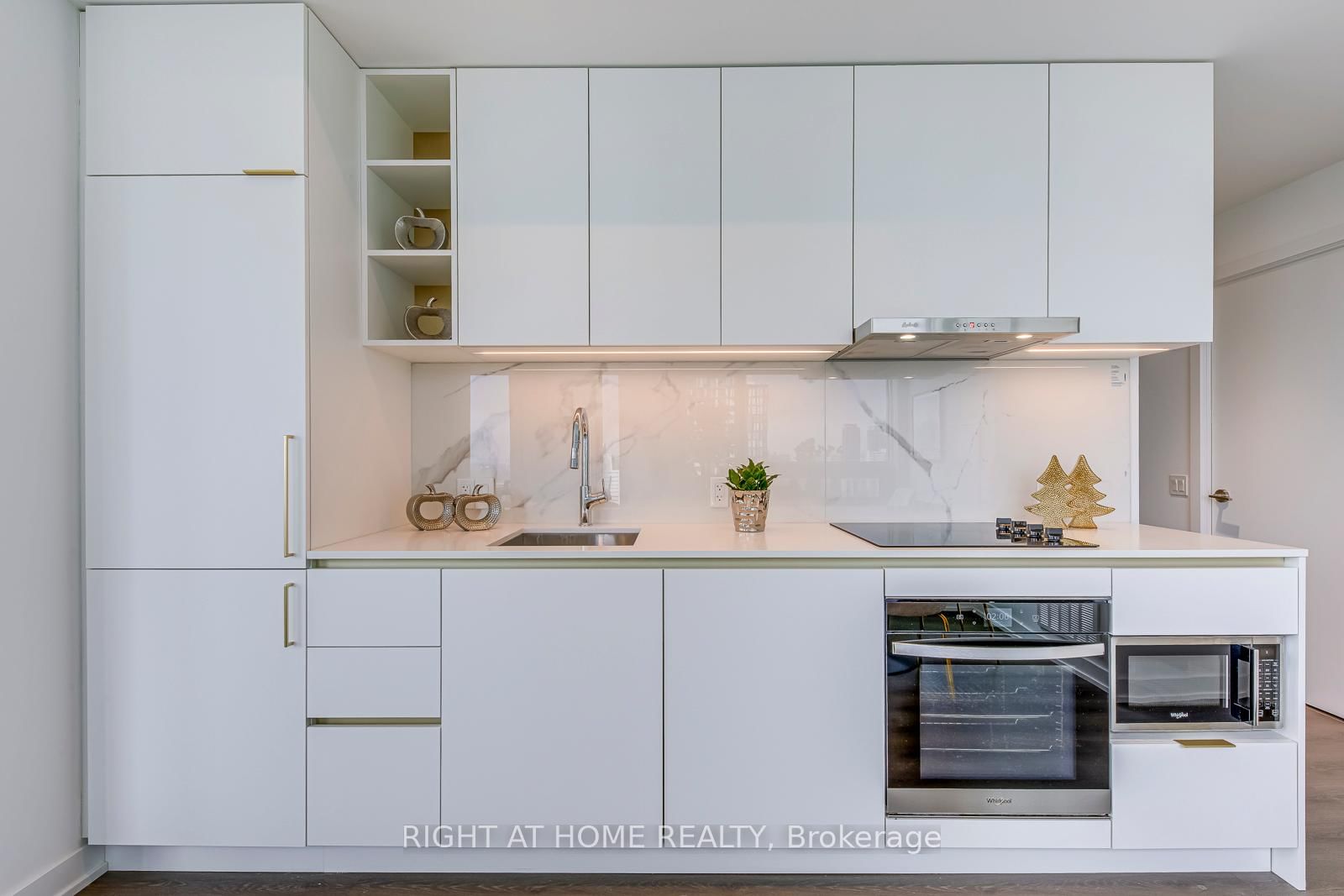 8 Wellesley Street W • #3112 • Toronto, ON photo 14