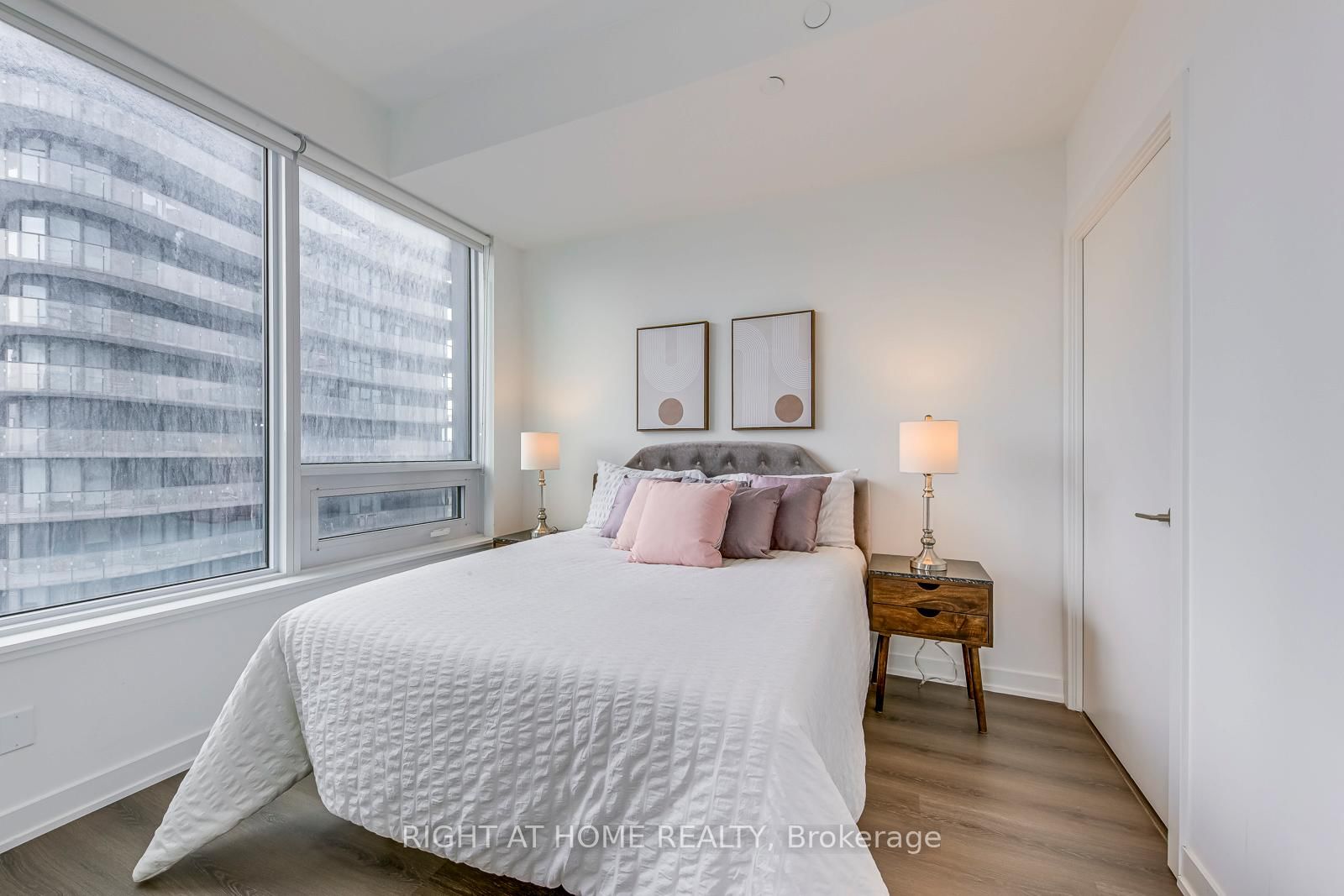 8 Wellesley Street W • #3112 • Toronto, ON photo 19
