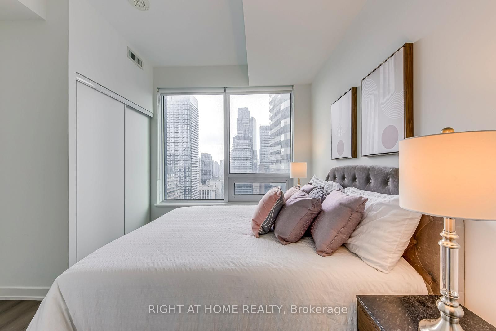 8 Wellesley Street W • #3112 • Toronto, ON photo 20