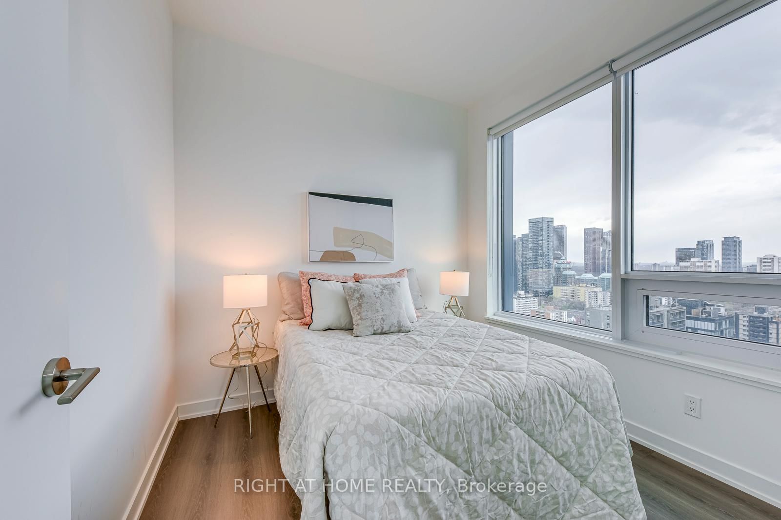 8 Wellesley Street W • #3112 • Toronto, ON photo 24
