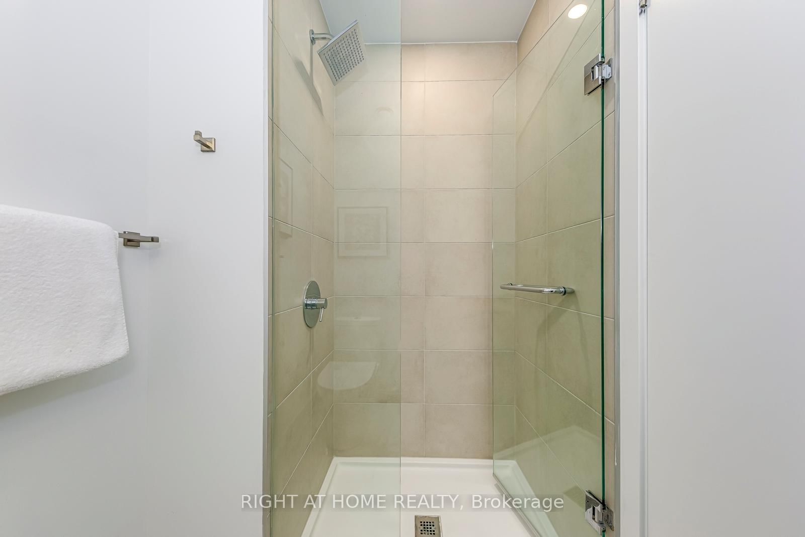 8 Wellesley Street W • #3112 • Toronto, ON photo 27