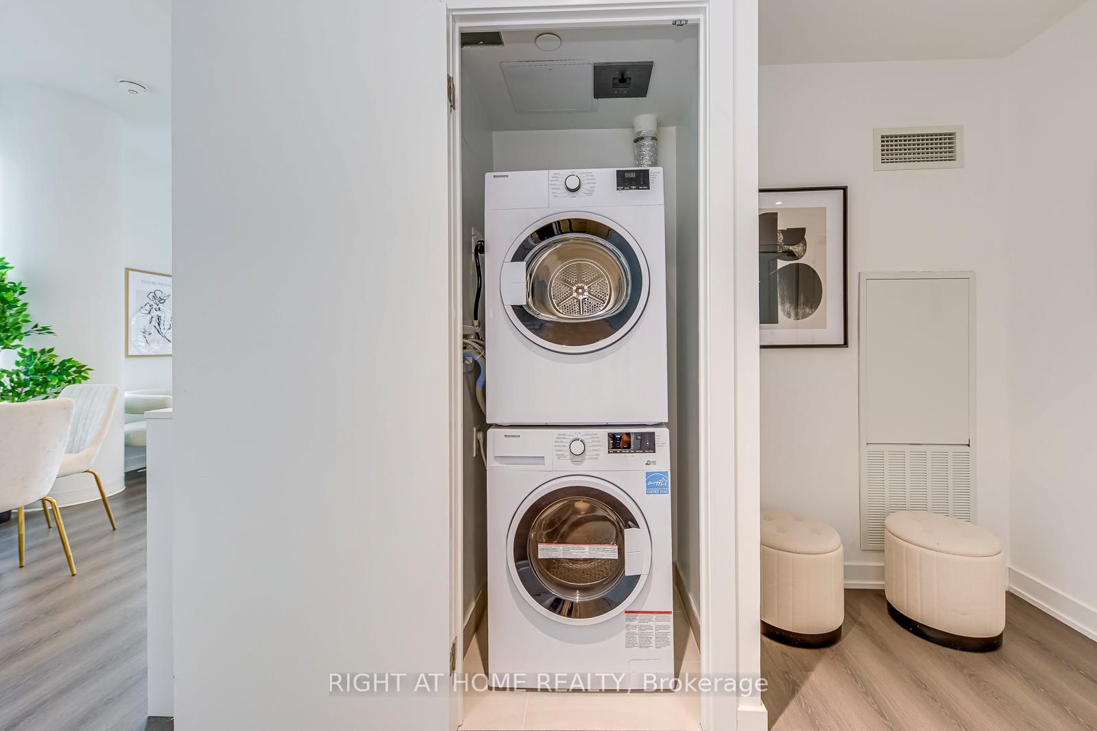 8 Wellesley Street W • #3112 • Toronto, ON photo 28