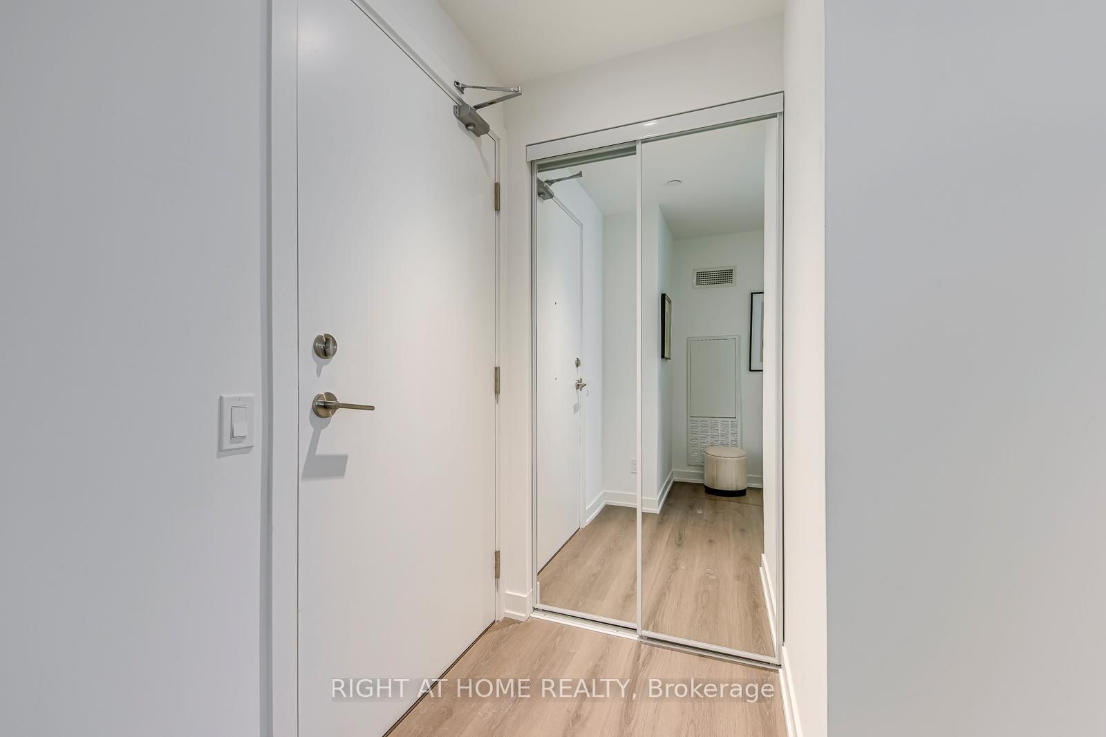 8 Wellesley Street W • #3112 • Toronto, ON photo 7