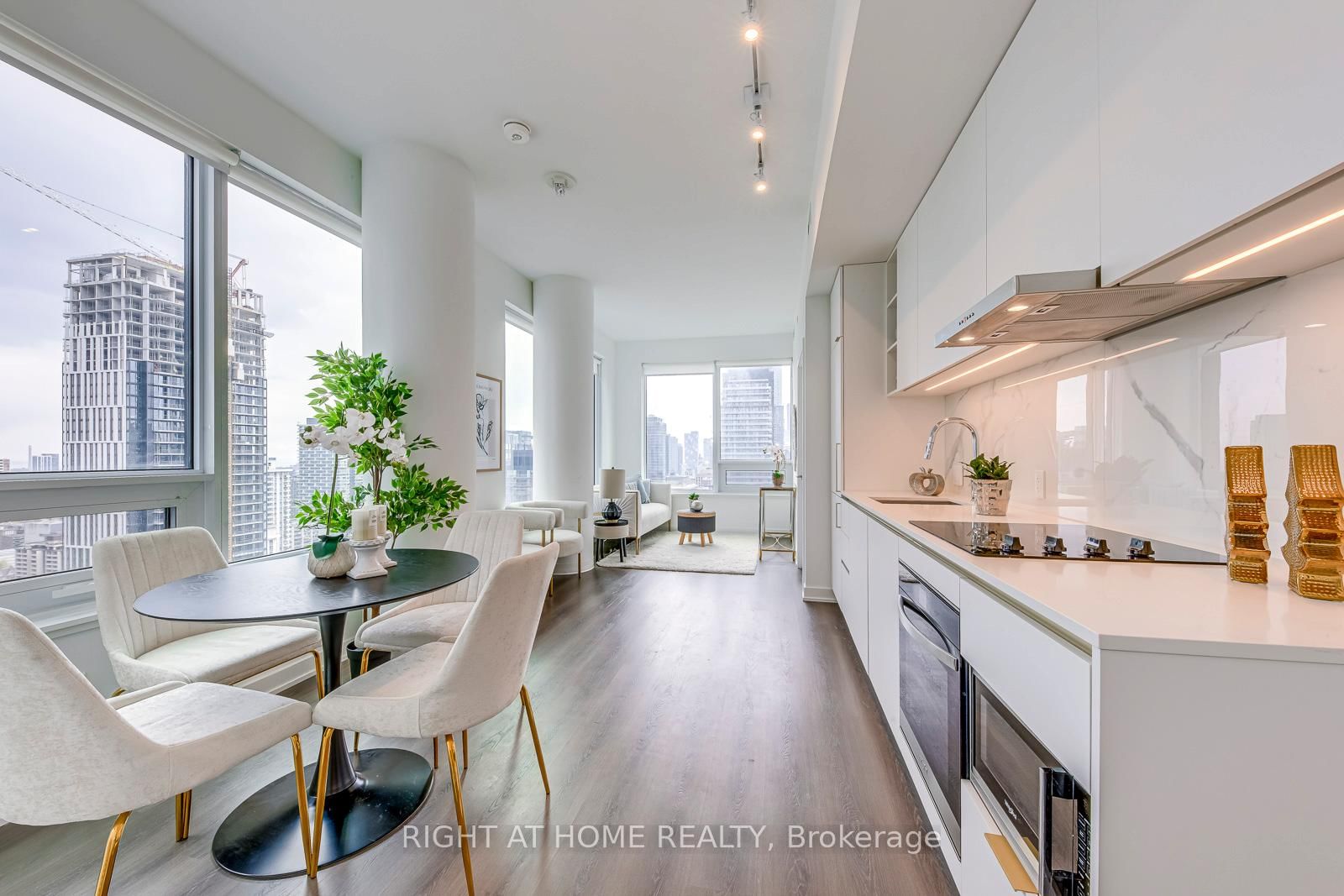 8 Wellesley Street W • #3112 • Toronto, ON photo 9