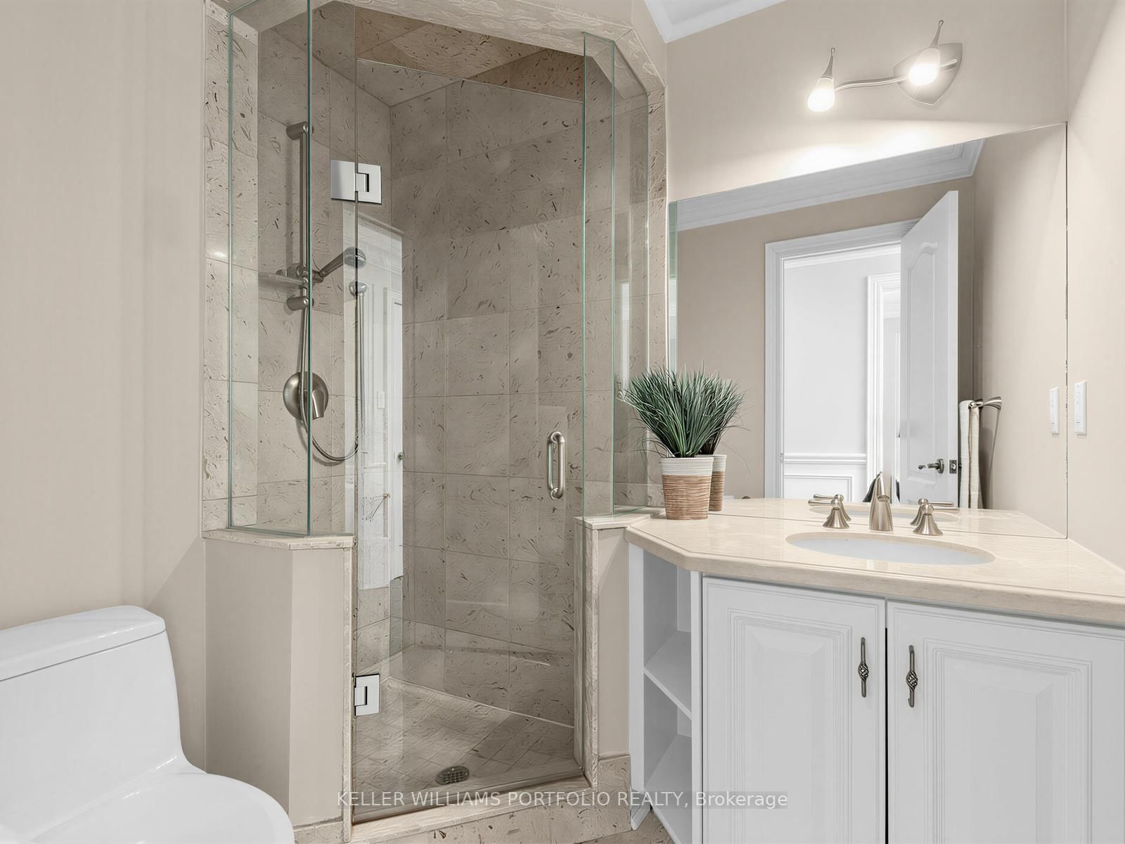 21 Albertus Avenue • Toronto, ON photo 31
