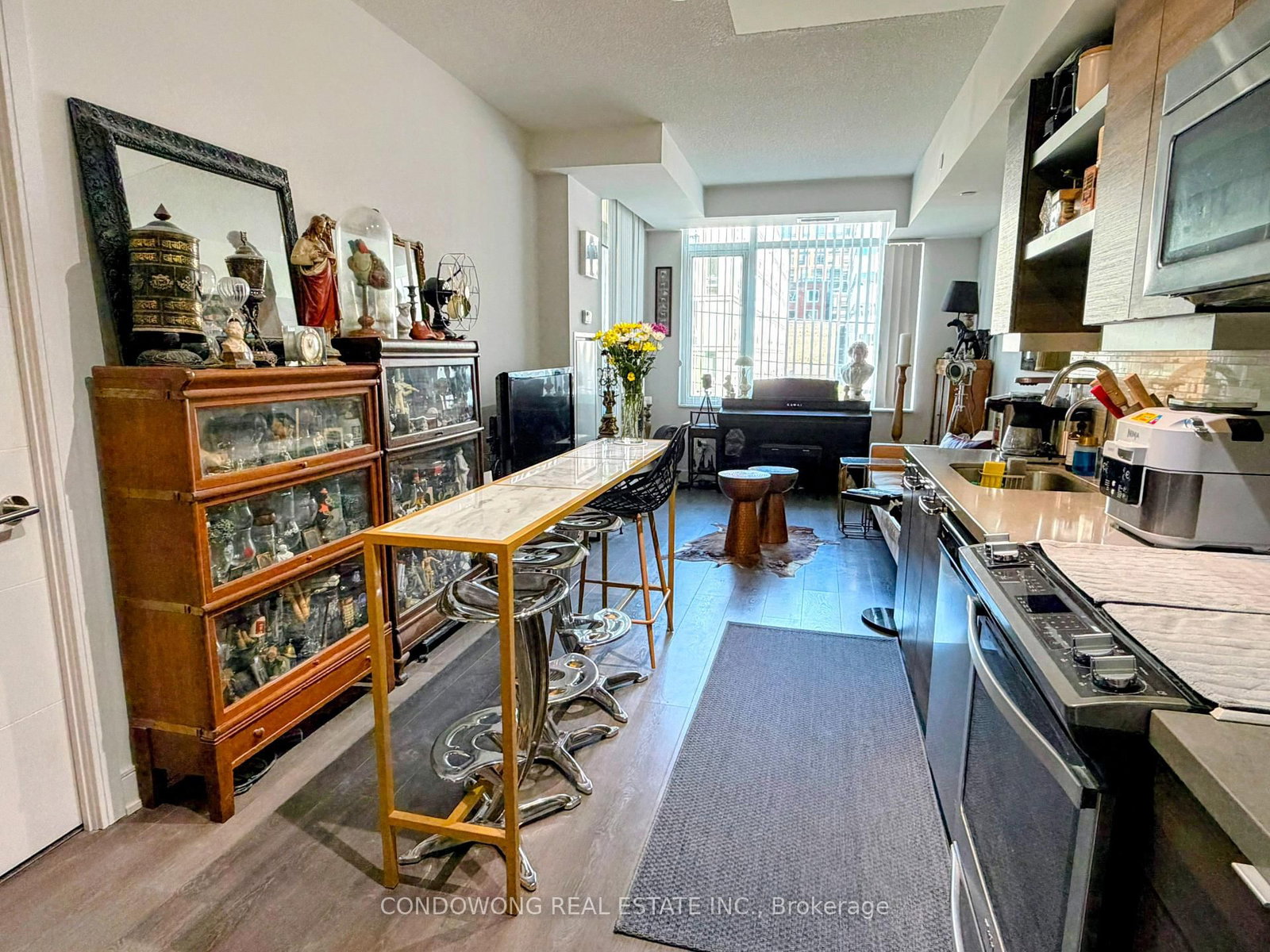 525 Adelaide Street W • #210 • Toronto, ON photo 5