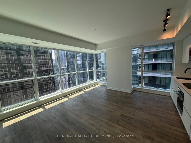 3003 - 327 King Street W