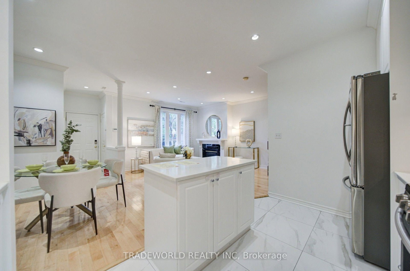 37 Avondale Avenue • #513 • Toronto, ON photo 11