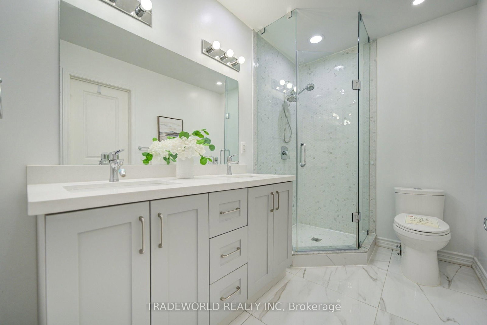 37 Avondale Avenue • #513 • Toronto, ON photo 20