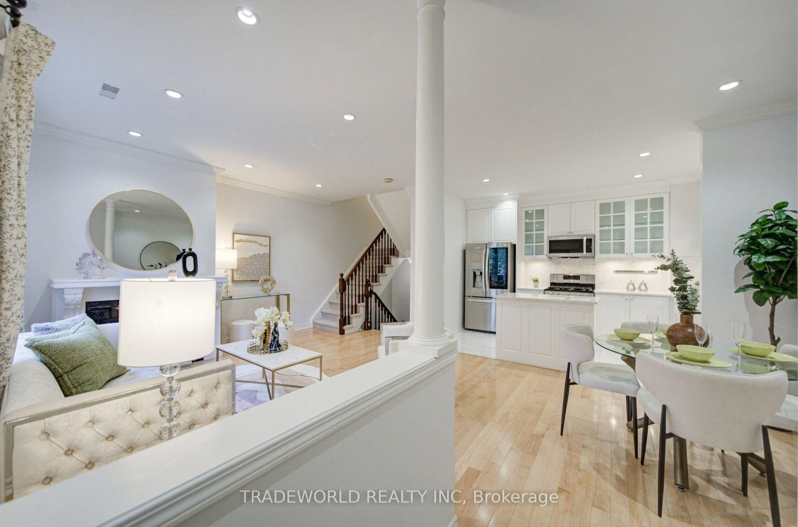 37 Avondale Avenue • #513 • Toronto, ON photo 5