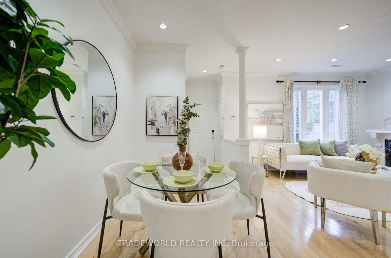 37 Avondale Avenue • #513 • Toronto, ON photo 8