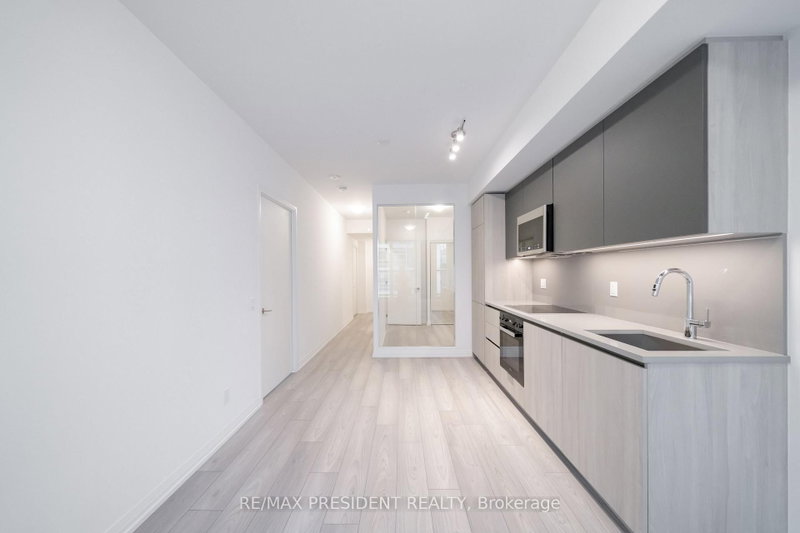 511 - 400 King Street W