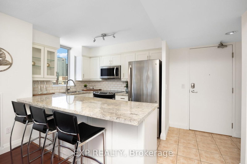 802 - 311 Richmond Street E