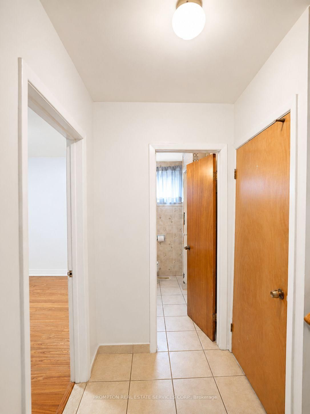25 Lehar Crescent • Toronto, ON photo 11
