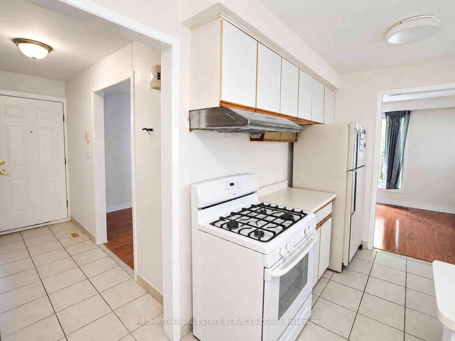 25 Lehar Crescent • Toronto, ON photo 12