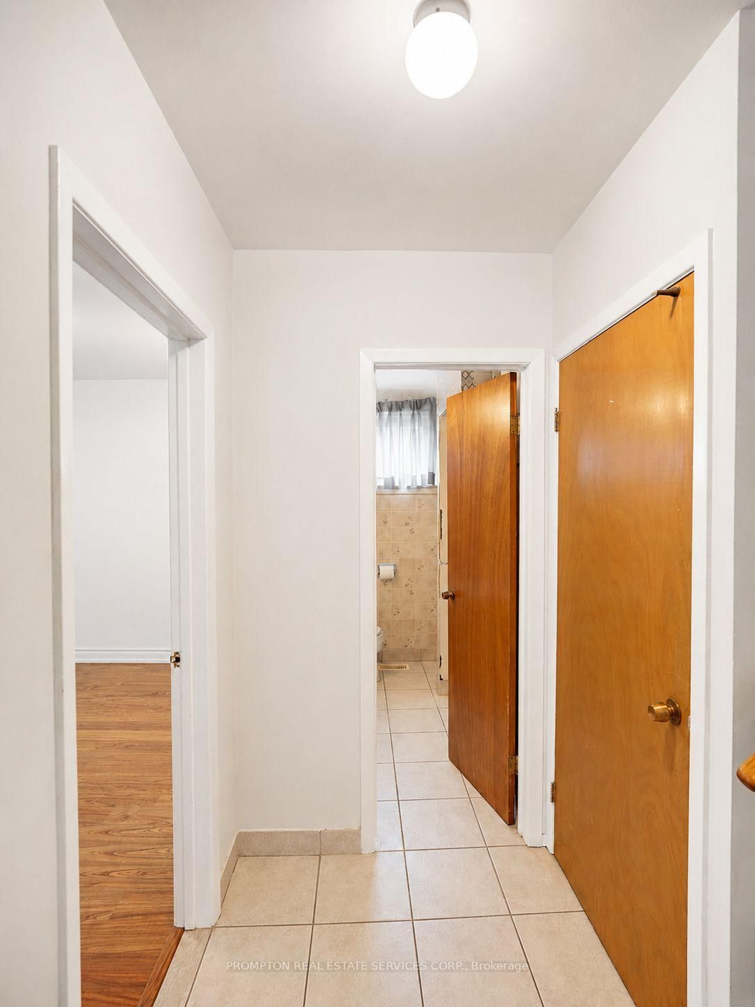 25 Lehar Crescent • Toronto, ON photo 16