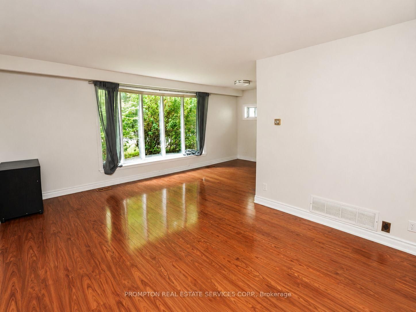 25 Lehar Crescent • Toronto, ON photo 31