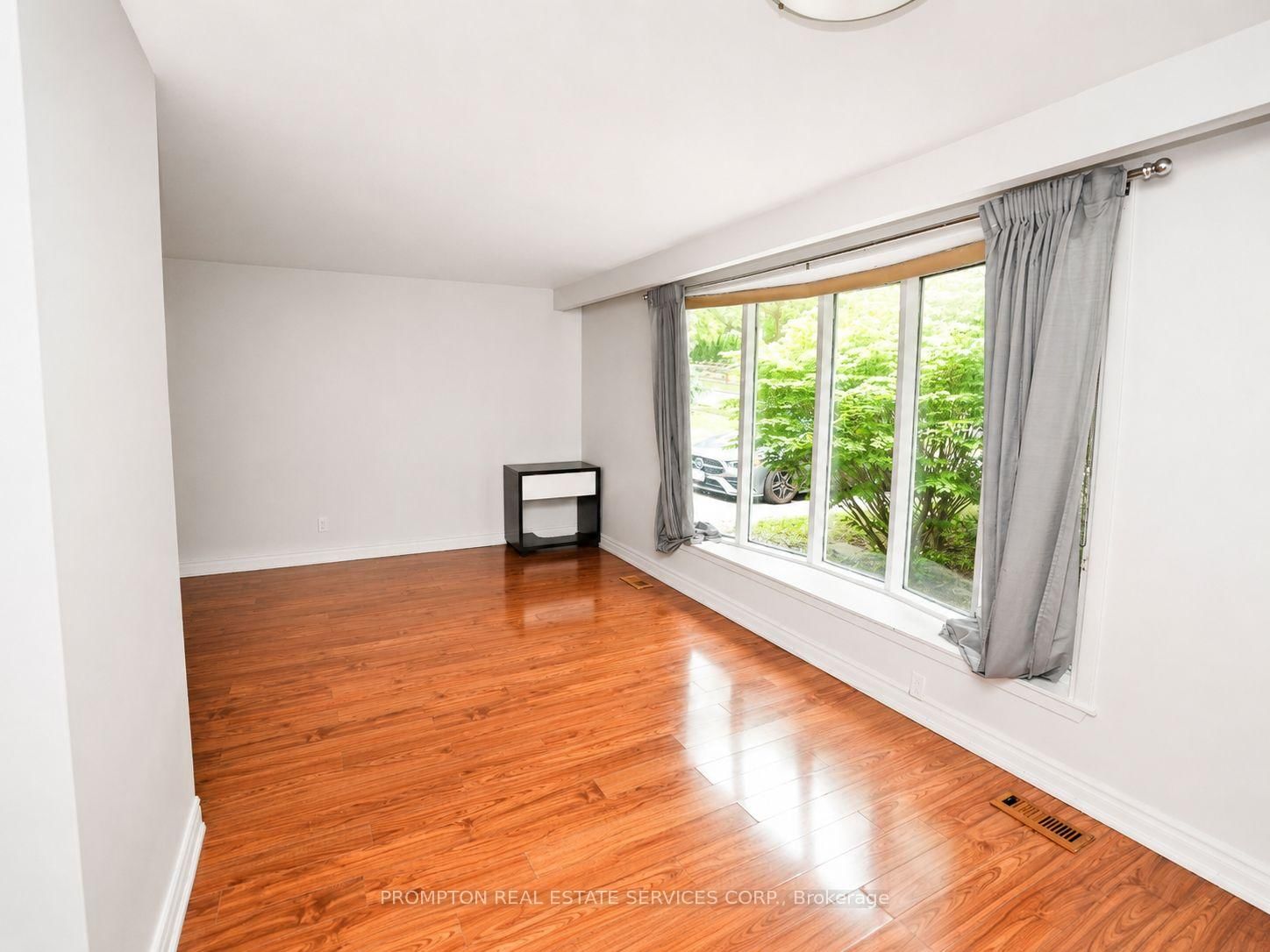 25 Lehar Crescent • Toronto, ON photo 32