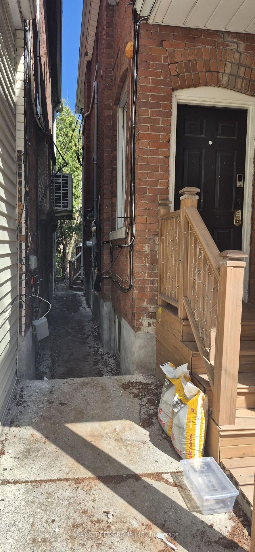 6 Ferndale Avenue • Toronto, ON photo 30