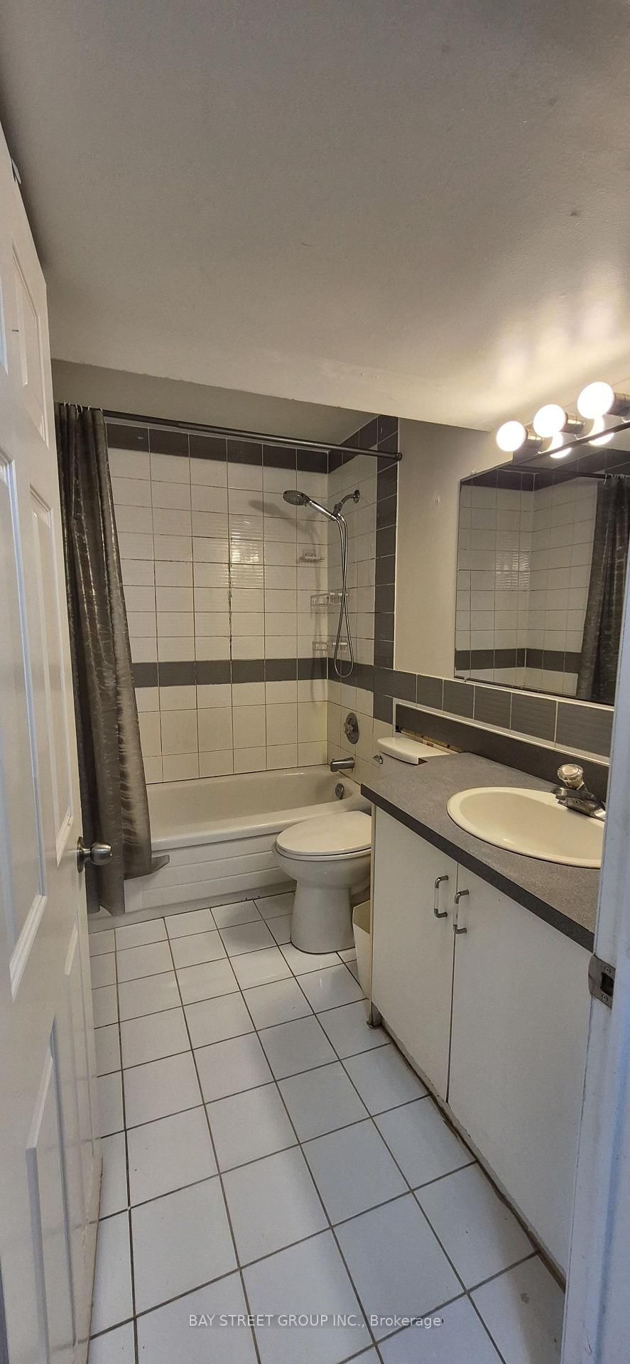 6 Ferndale Avenue • Toronto, ON photo 36