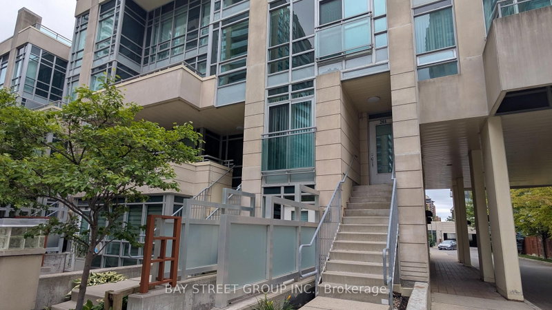 TH201 - 21 Olive Avenue