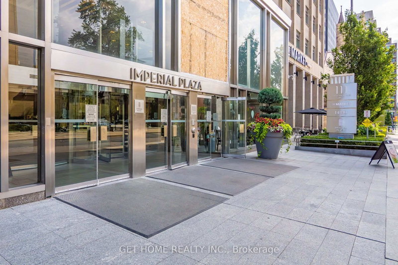 1203 - 111 St Clair Avenue W