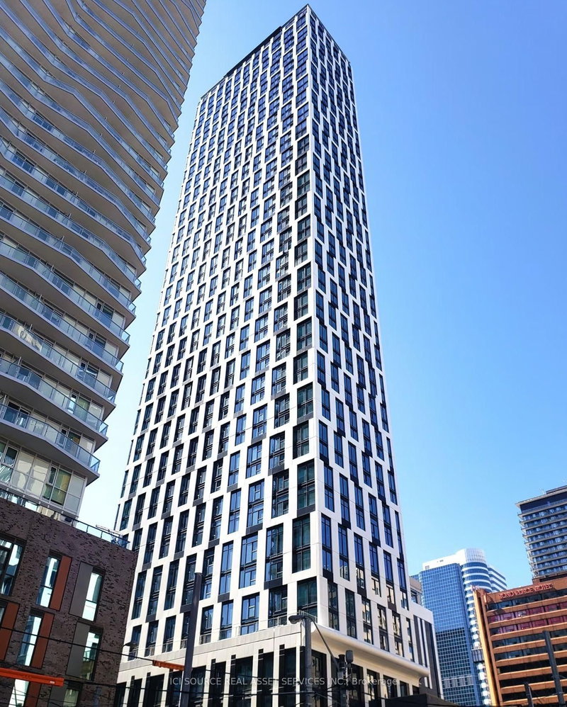 1006 - 252 Church Street
