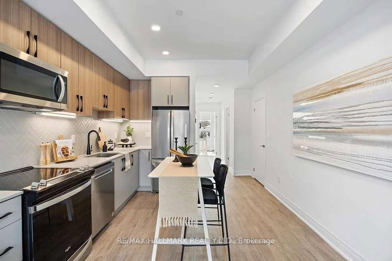 21 - 15 Brenthall Avenue