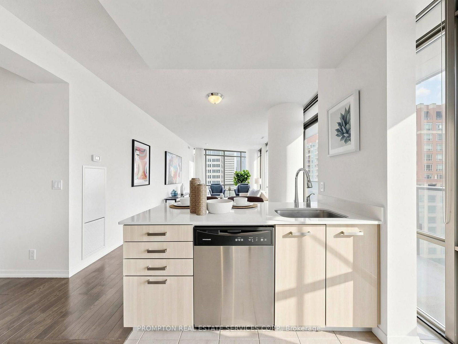 832 Bay Street • #905 • Toronto, ON photo 10