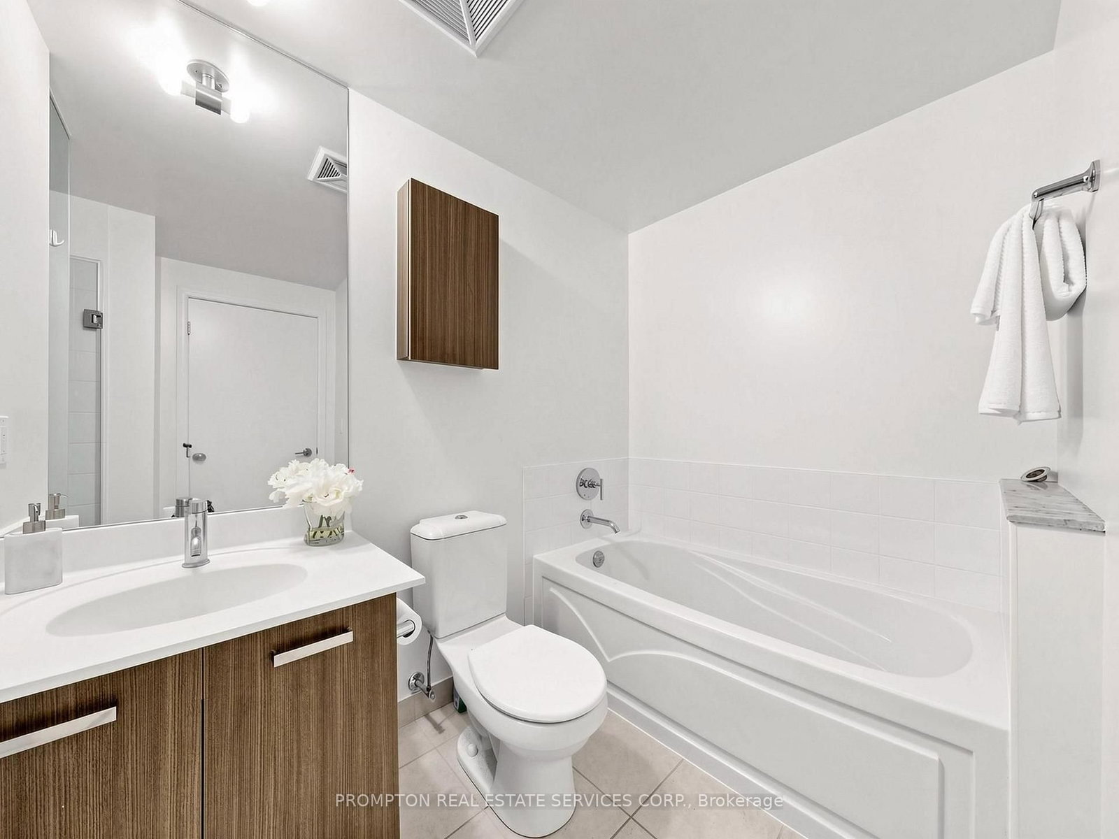 832 Bay Street • #905 • Toronto, ON photo 26