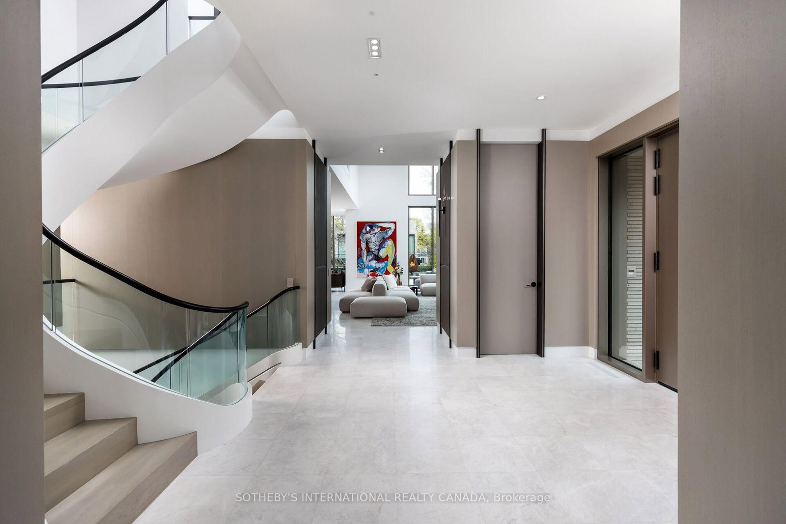 211 Dunvegan Road • Toronto, ON photo 13