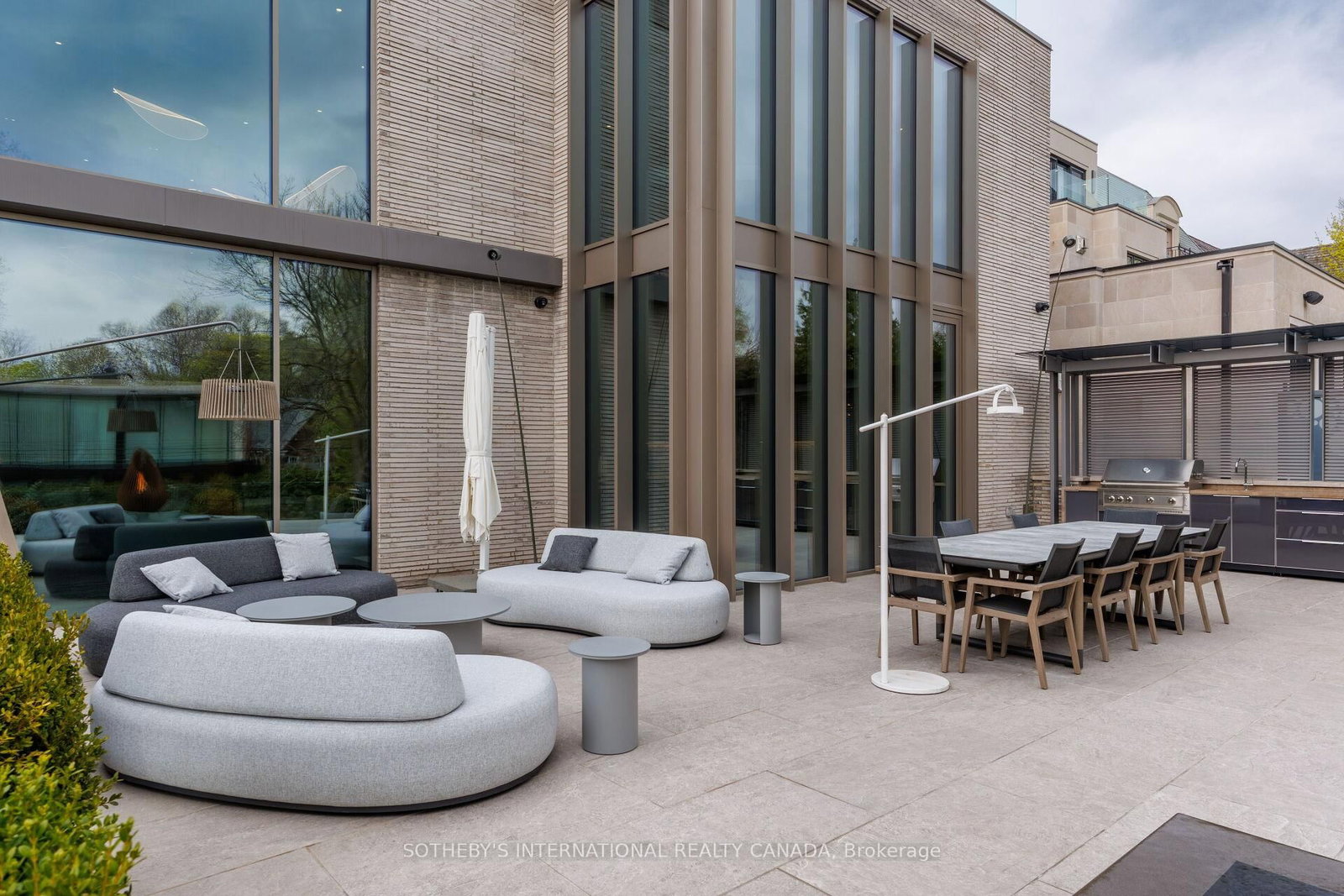 211 Dunvegan Road • Toronto, ON photo 19