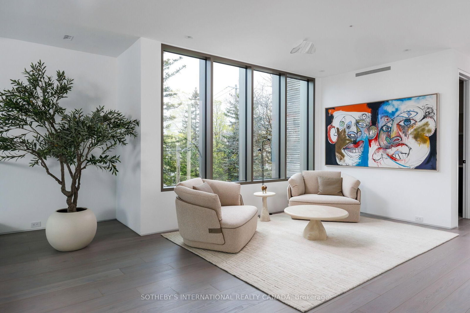 211 Dunvegan Road • Toronto, ON photo 29
