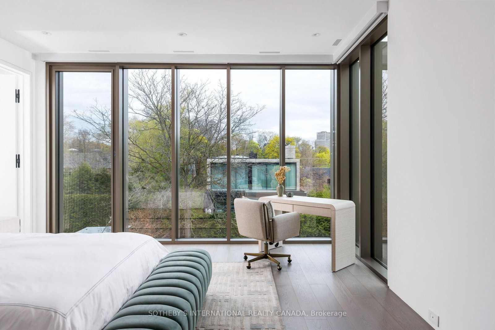 211 Dunvegan Road • Toronto, ON photo 30