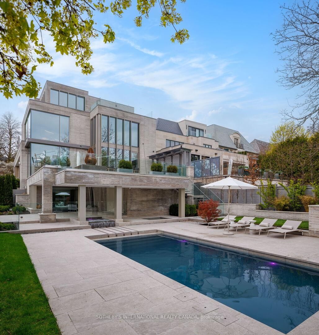 211 Dunvegan Road • Toronto, ON photo 7