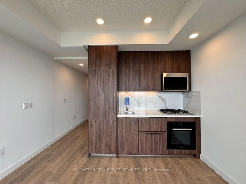 2706 - 68 Esther Shiner Boulevard