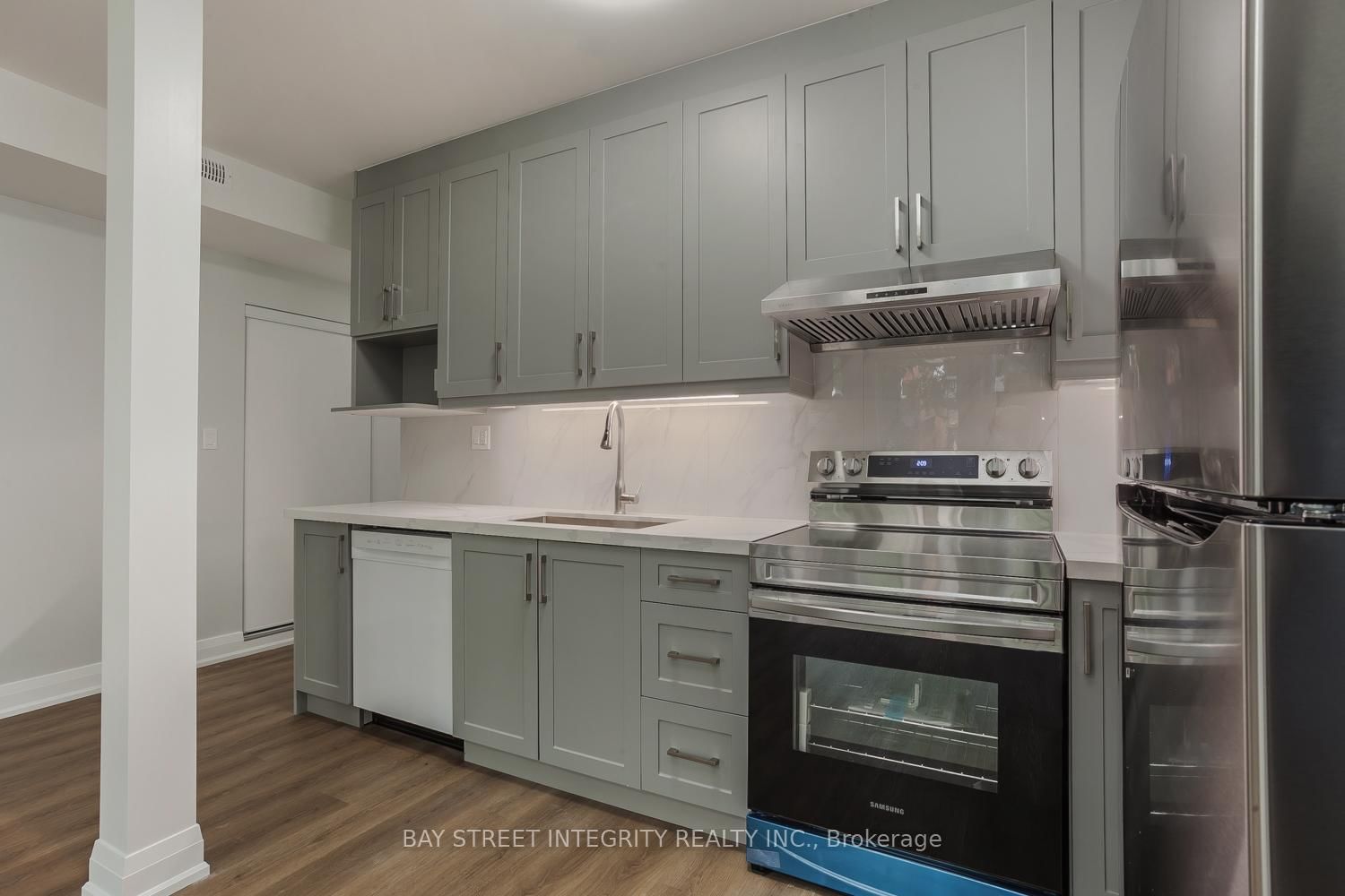 Main Floor - 19 D'arcy Street, Toronto 4