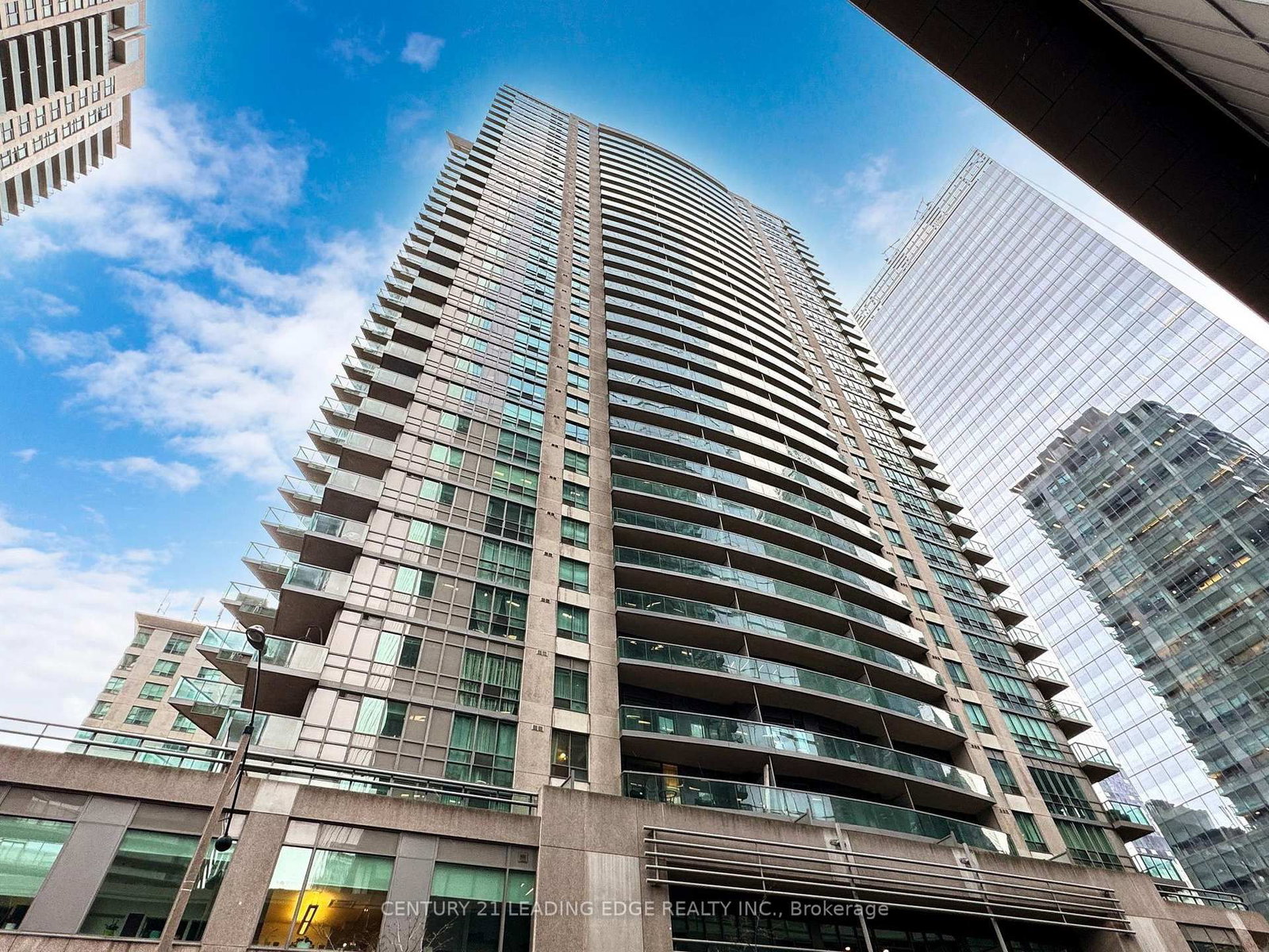 30 Grand Trunk Crescent • #3503 • Toronto, ON photo 4