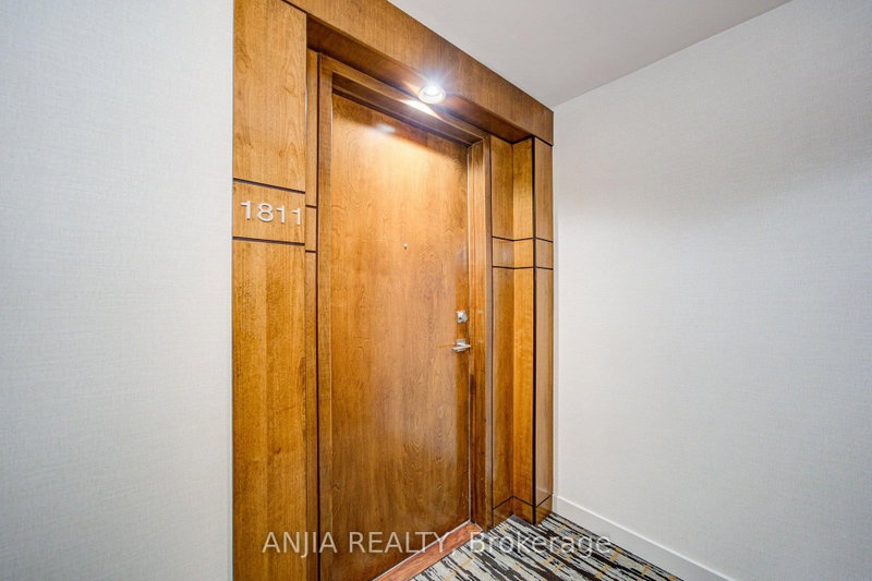 1811 - 10 Northtown Way