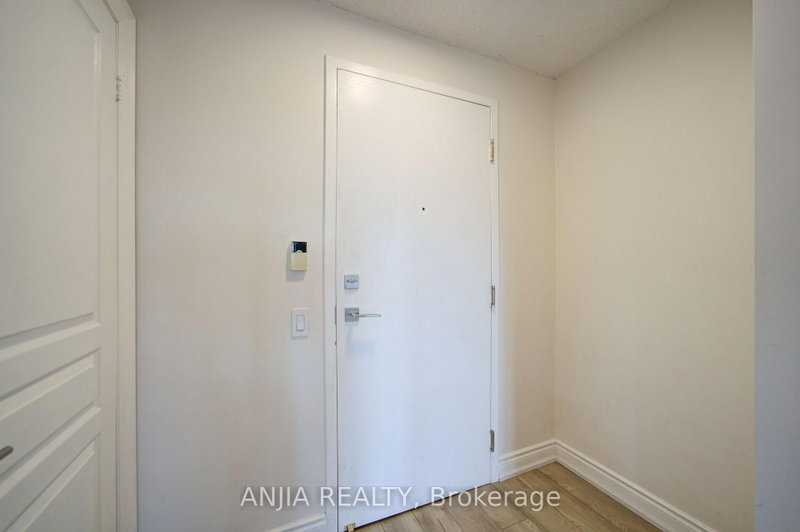 1811 - 10 Northtown Way