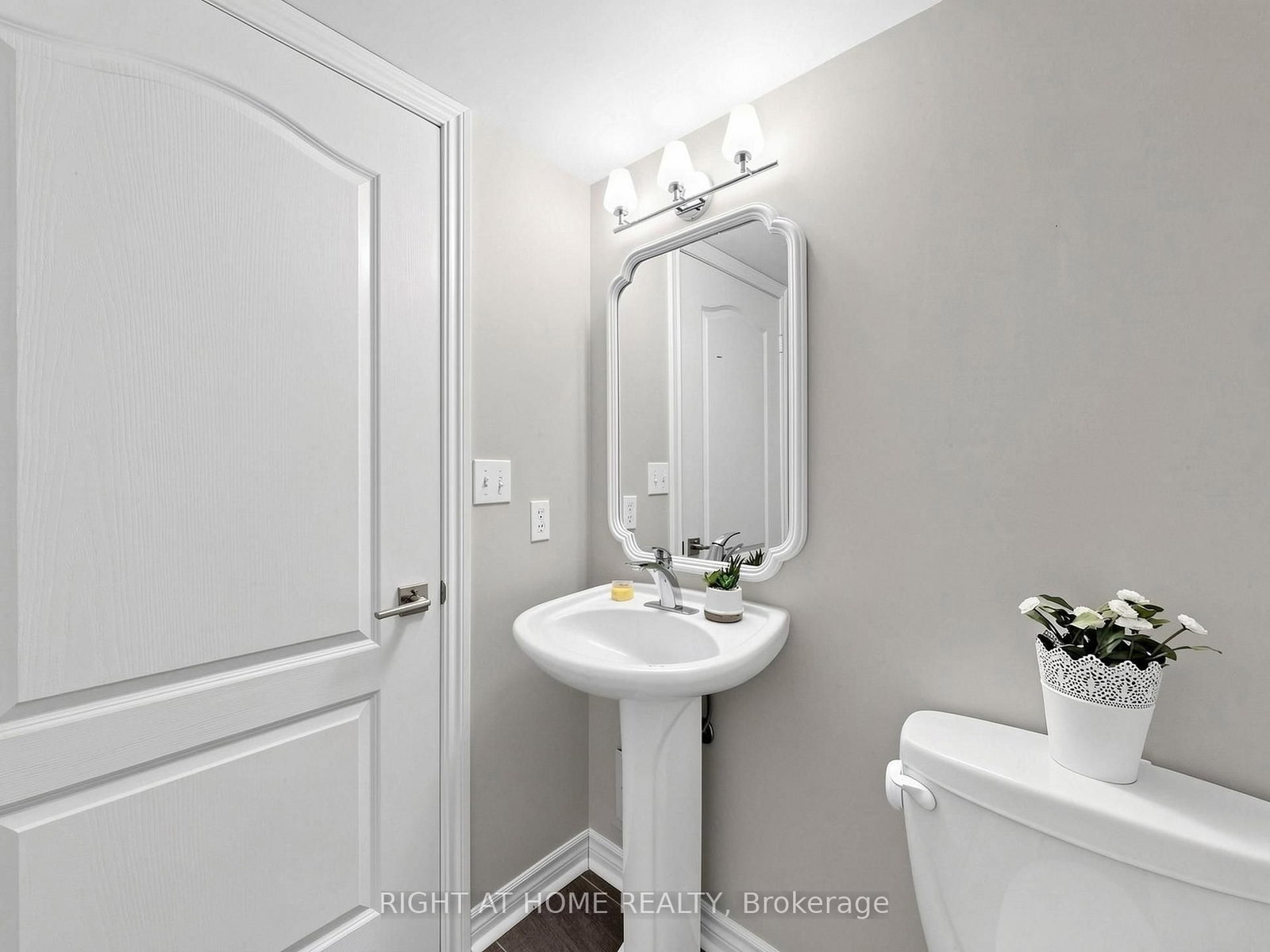30 Hayden Street • #404 • Toronto, ON photo 15