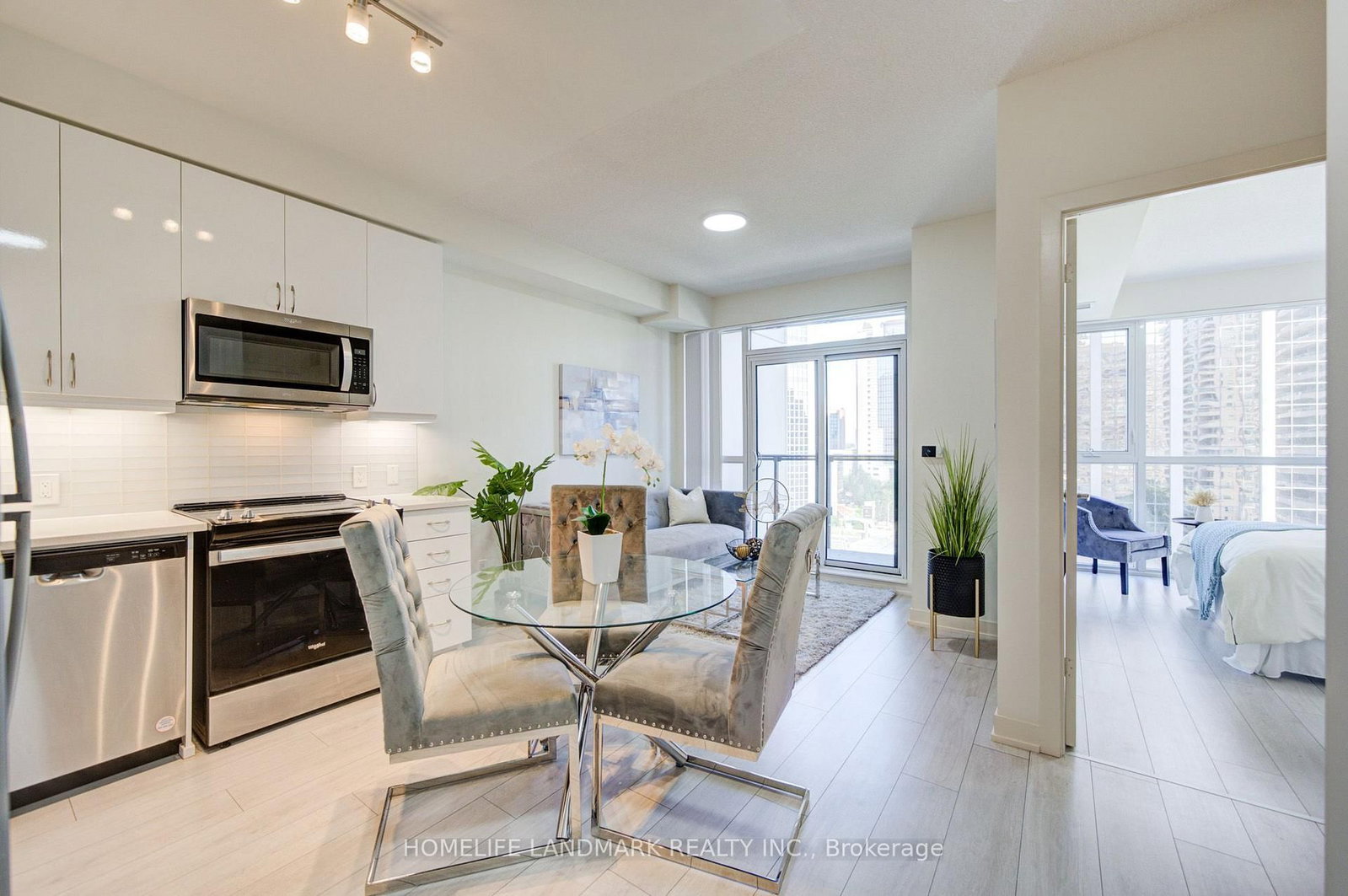 4955 yonge Street • #818 • Toronto, ON photo 12