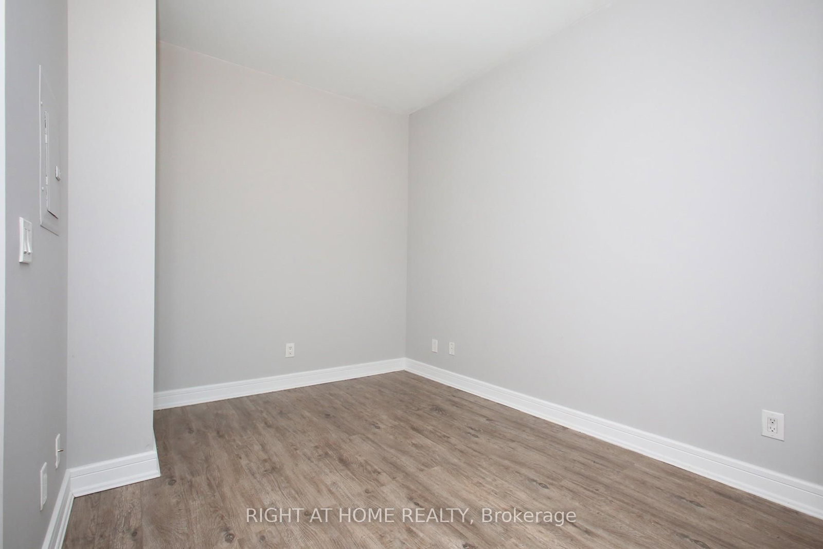 35 Brian Peck Crescent, Unit 303 - Photo 18