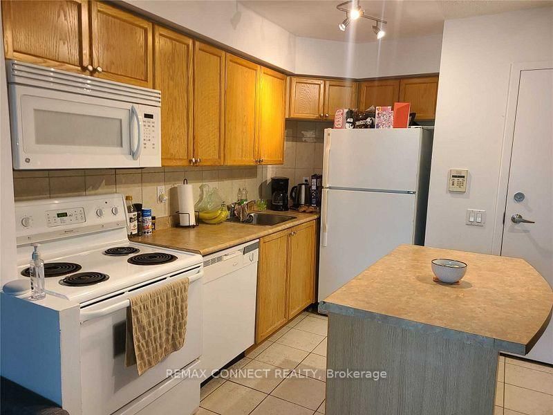 511 - 30 Harrison Garden Boulevard