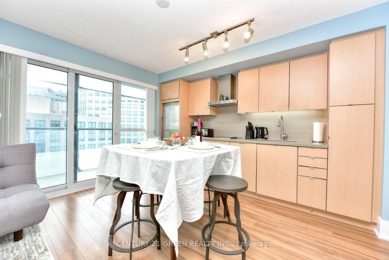 1014 - 300 Front Street W