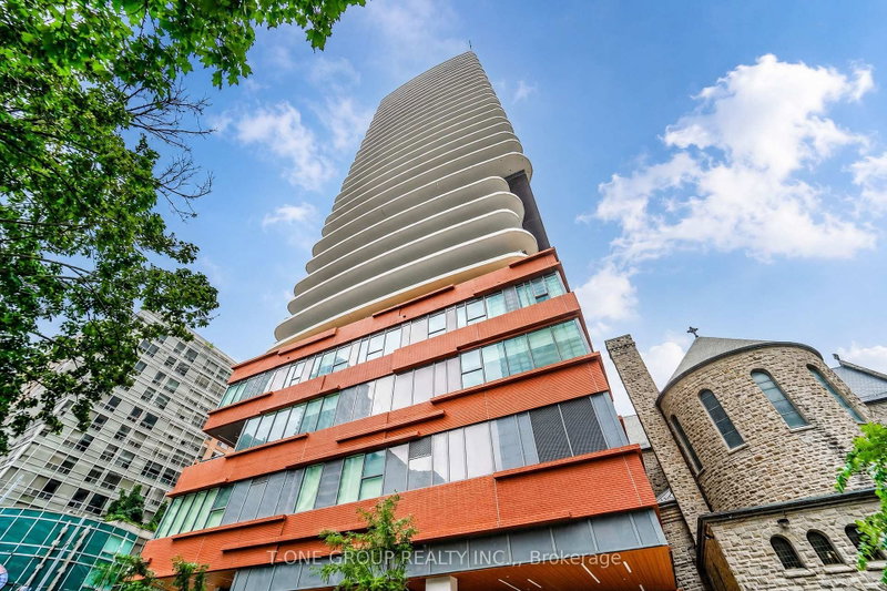 1803 - 280 Dundas Street W